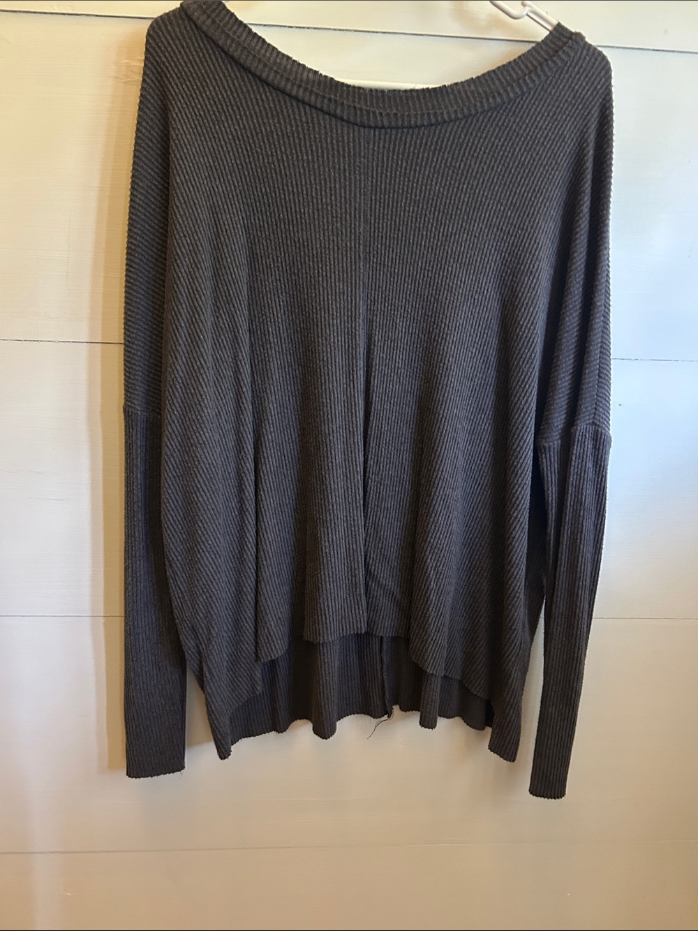eesome Off-the-Shoulder Ribbed Sweater - Charcoal